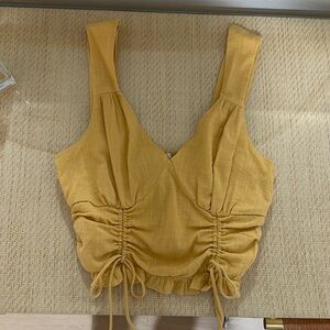 Le lis crop top yellow size small